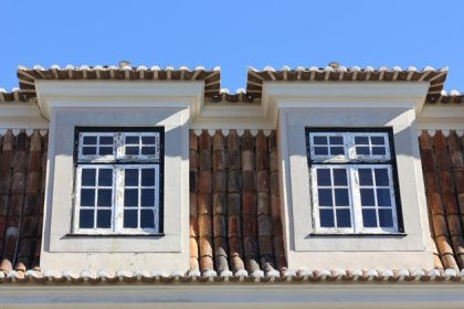Jak uszczelnić połączenie między dachem a ścianą