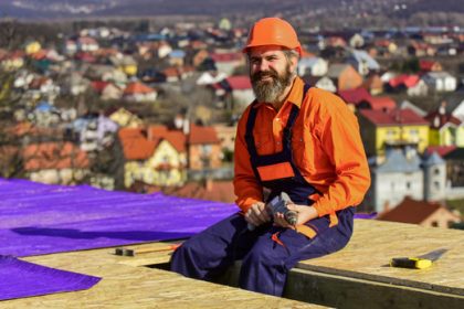 Jak wybrać blachodachówkę modułową lub płaską